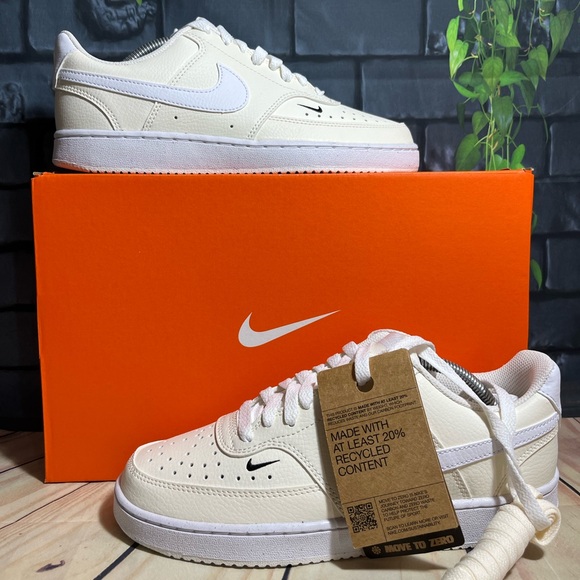 Nike Shoes - Nike Court Vision LO NN